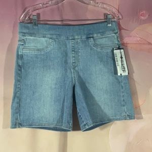 NYDJ - *NWT* - Light Blue Denim Shorts. Sz 8